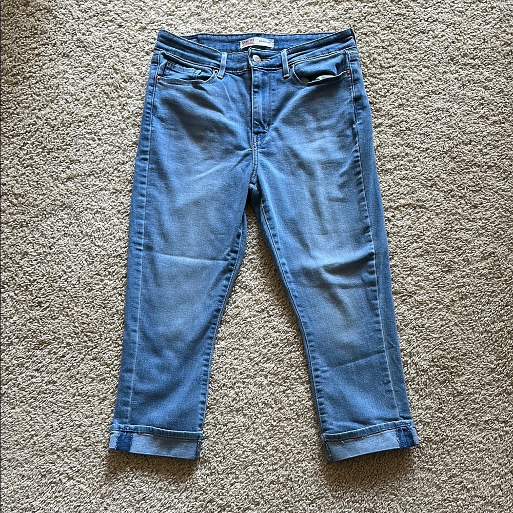 Women's Levi Signature